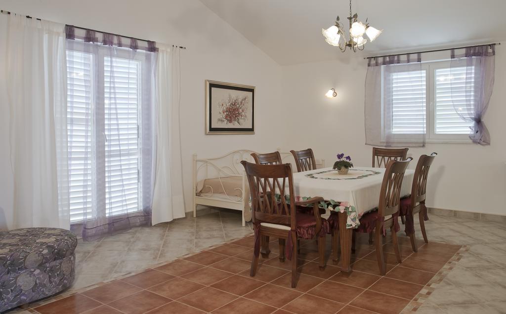 Apartment Parlov ロゴズニッツァ 部屋 写真